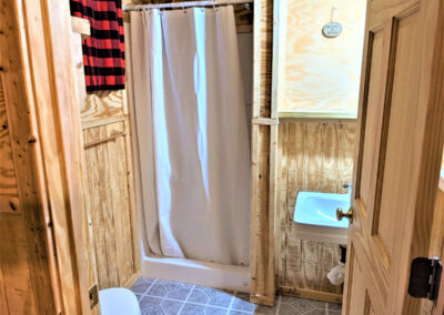 New River Cabins Bathroom Interior Photo